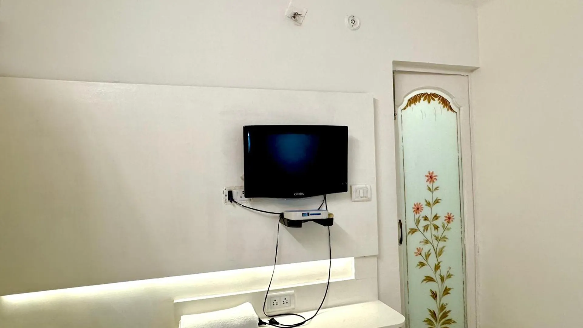 Hotel Kamal Nearest To Taj Mahal Agra